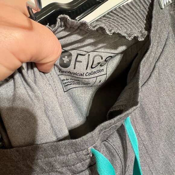 Figs Technical Collection Heathered Gray Scrub Set, Small - Picture 8 of 8